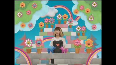 写真はL'Arc-en-Ciel「BUTTERFLY」テレビCMの1シーン。