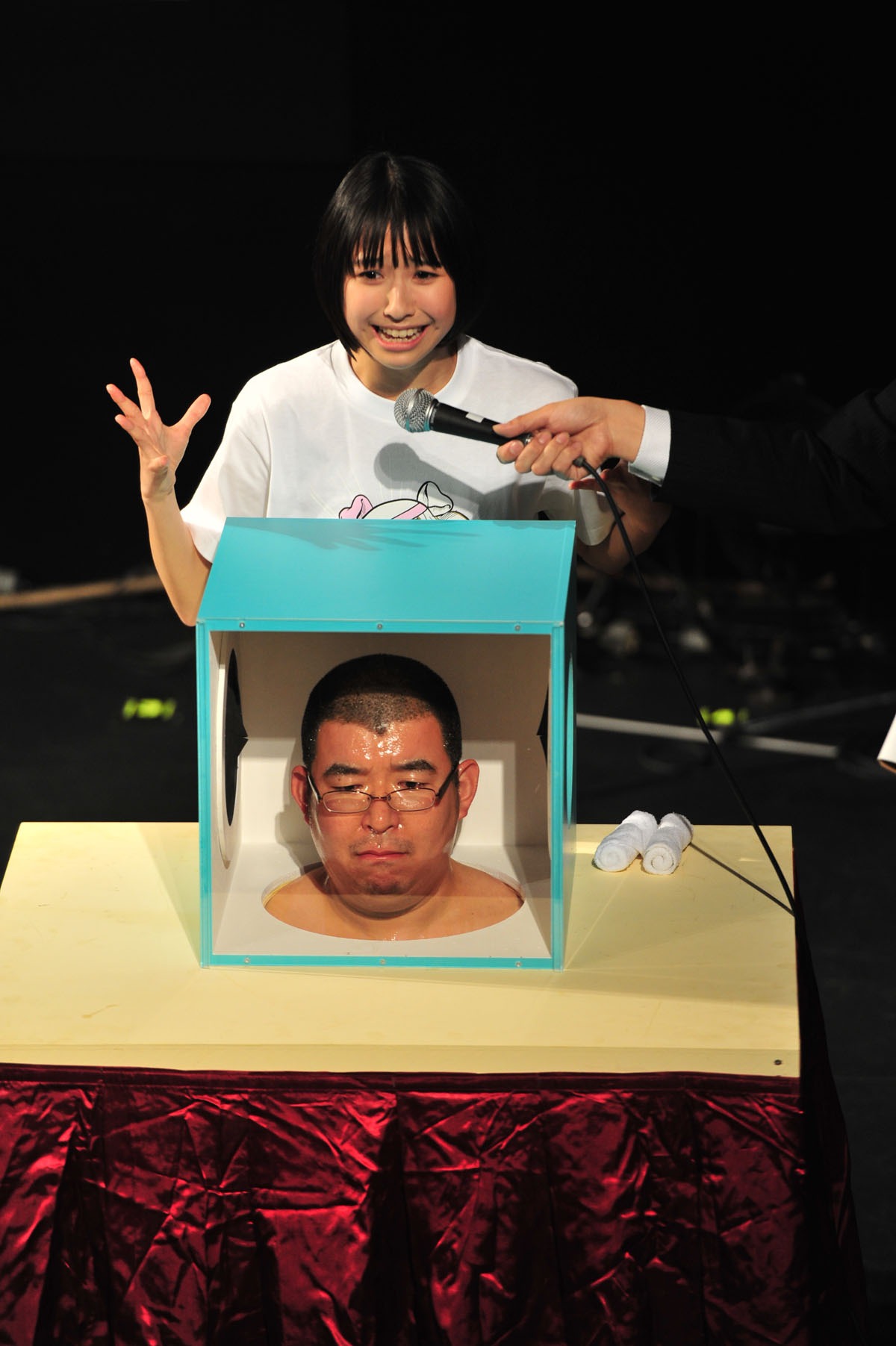 第3戦「ももクロ VS. テレビ」の様子。