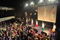 第3戦「ももクロ VS. テレビ」の様子。