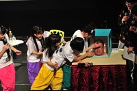 第3戦「ももクロ VS. テレビ」の様子。