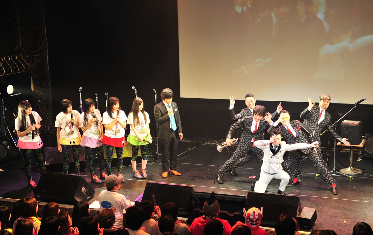 第5戦「ももクロ VS. ファンキー」の様子。