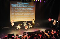 第6戦「ももクロ VS. コメディ」の様子。