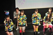 第6戦「ももクロ VS. コメディ」の様子。