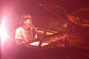 「MTV Unplugged」でパフォーマンスを披露するクラムボン。（撮影：太田好治）