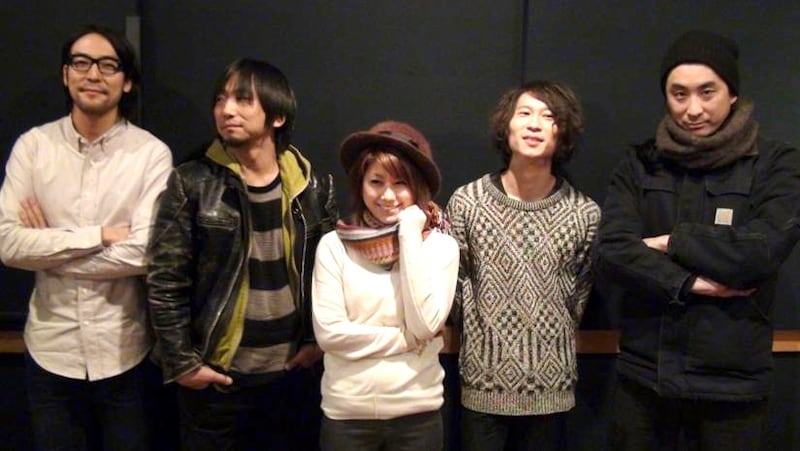 左から横山裕章、オータコージ、IMALU、佐藤寛、中尾憲太郎。