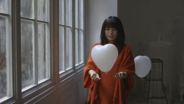 「片想い」ビデオクリップのワンシーン。