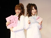 2月4日に行われた「アドリブアニメ研究所」公開収録の模様。左が加藤英美里、右が福原香織。