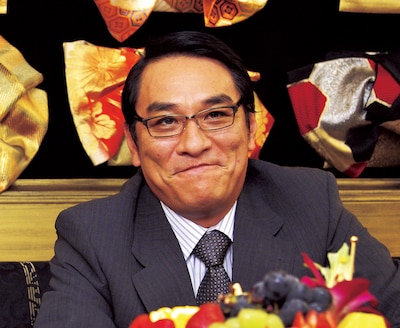 ソニックフーズの筑後雅也社長に扮するピエール瀧。（C）2012『僕達急行』製作委員会