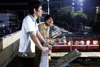 映画「僕達急行 -A列車で行こう-」のワンシーン。（C）2012『僕達急行』製作委員会