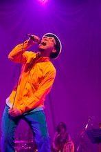 ハナレグミツアー「TOUR オアシス」NHKホール公演の様子。（撮影：仁礼博）