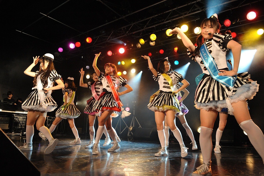 ぱすぽ☆（写真は2月12日のワンマンライブより）