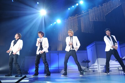 写真は昨年12月30日に東京・渋谷公会堂で開催されたワンマンライブ「Lead Live ～Special Sun×You～」の模様。