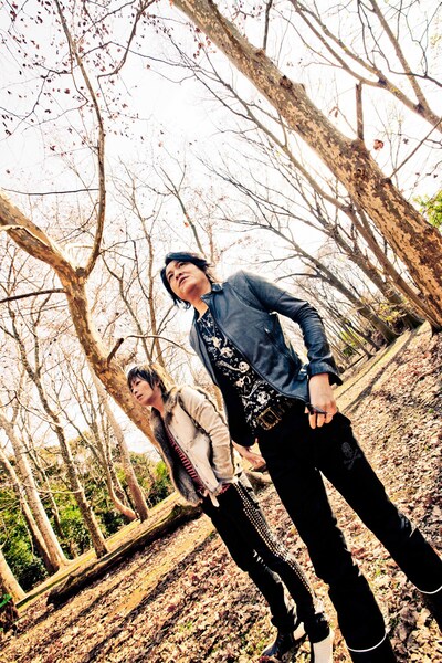 GRANRODEOは昨日2月15日にカップリング集「GRANRODEO B‐side Collection "W"」を発表した。