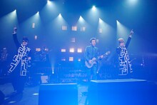 布袋の登場に、客席は大きなどよめきが湧いた。