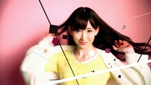 小嶋陽菜が出演する「Love PC, Love HP. dm4編」の1シーン。