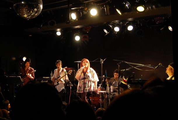 YURI 「LoveRespectHarmony」リリースライブの模様。