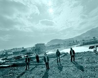 EGNISHの最新アーティスト写真は宮城・南三陸町で撮影された。