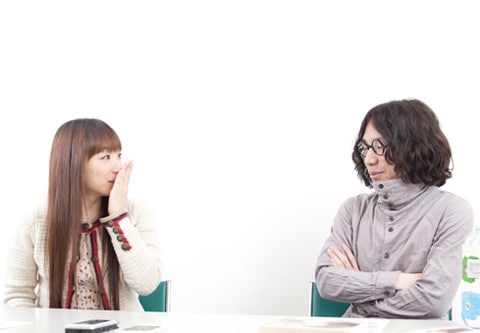 自身のアルバムレコーディングが架橋に迫る中、対談に駆けつけた清竜人（写真右）。アルバムは無事完成し、新作「MUSIC」は5月9日に発売されることが決定した。