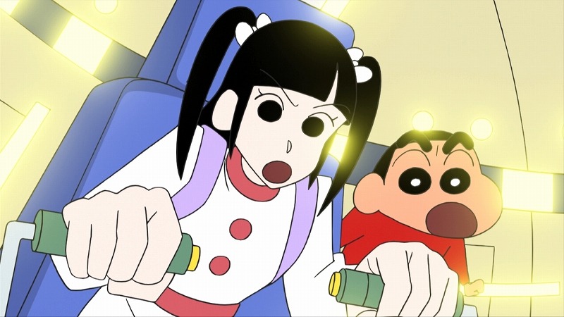 アニメ「クレヨンしんちゃん」から、渡辺麻友が声優を務めるワロタ星人（写真左）。 (C)臼井儀人/双葉社・シンエイ・テレビ朝日・ADK (C)臼井儀人/双葉社・シンエイ・テレビ朝日・ADK 2012
