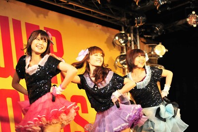 写真はタワーレコード渋谷店イベント第1部の様子。