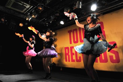 写真はタワーレコード渋谷店イベント第1部の様子。