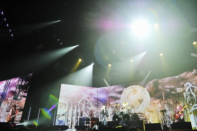 L'Arc-en-Ciel「LE-CIEL」会員限定ライブ初日公演の様子。