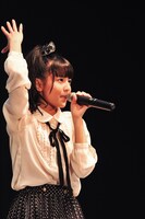 生誕記念ソロコーナーで「夢見る 15歳」を歌った瑞季。