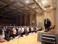 イベントには2日間合わせて約8000人のファンが集まった。