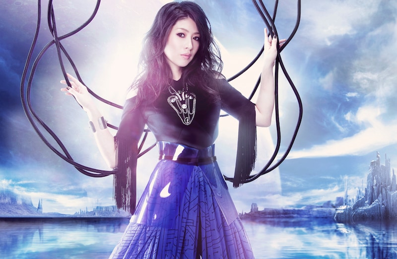 茅原実里はニューアルバムを携え、4月7日より全国ツアー「アニメロミックス Presents Minori Chihara Live Tour 2012 ~D-Formation~supported by JOYSOUND×UGA」をスタートさせる。