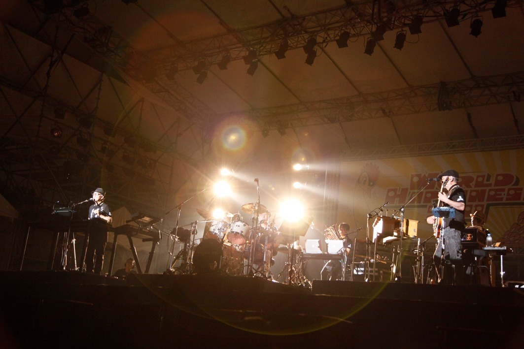 写真は「WORLD HAPPINESS 2011」でのYellow Magic Orchestraのライブの様子。