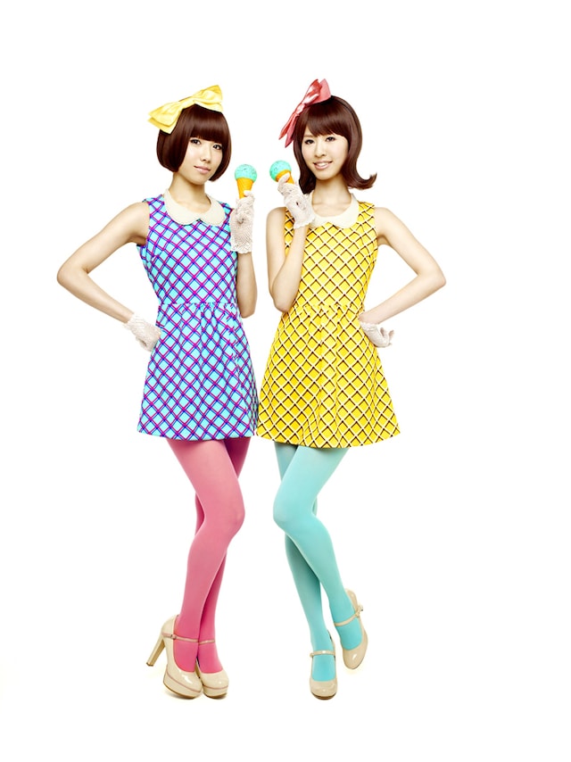 新曲「チョコミントフレーバータイム」のテイストに合わせたバニラビーンズの新“私服”。