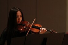 仙台フィルハーモニー管弦楽団と共演する宮本笑里。