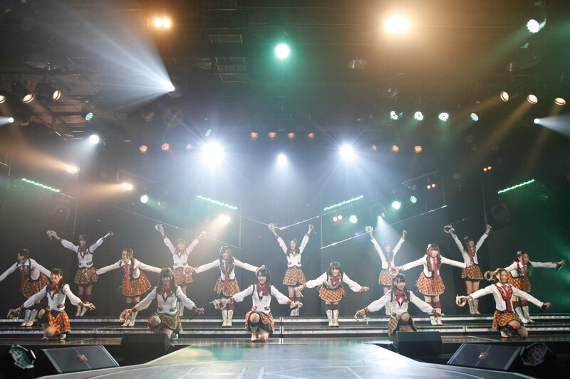 「僕らの風」を披露するHKT48チームH。