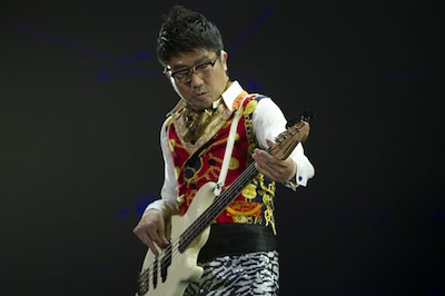 亀田誠治（B）（撮影：荒井俊哉）