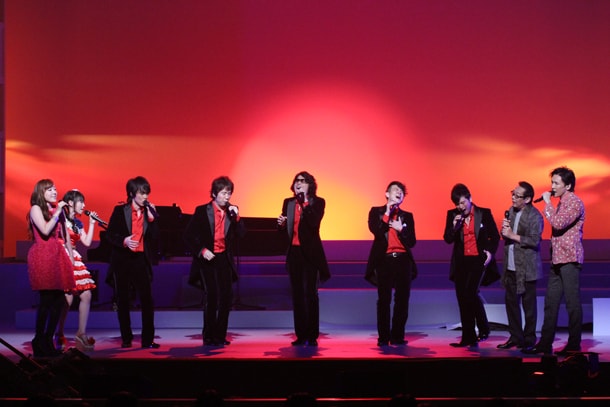 ゴスペラーズ×郷ひろみ×さだまさし×水樹奈々×平原綾香「真赤な太陽」の模様。