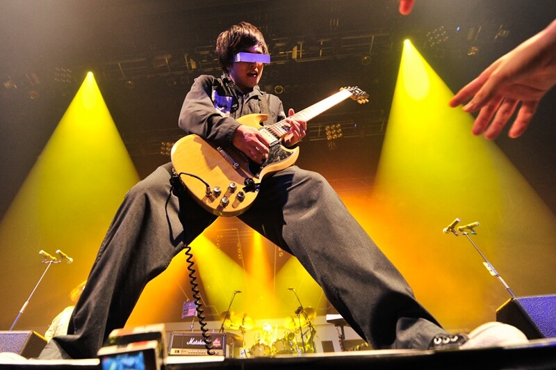 ハヤシヒロユキ(G, Vo, Syn, Programming)(photo by Kazumichi Kokei)