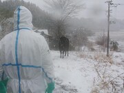 福島第一原子力発電所20km圏内に突入した長渕剛。