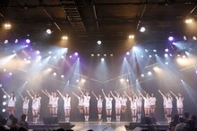 福岡・HKT48劇場での公演の様子。