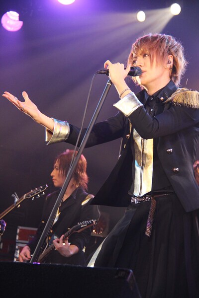 3月7日に行われた「Alice Nine Live Tour 2012 Court of "9" #1」LIQUIDROOM ebisu公演の模様。