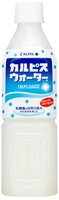 カルピスウォーターは、1991年よりカルピス株式会社から販売されている人気乳清飲料。歴代CMキャラクターには、川島海荷、長澤まさみといった面々が名を連ねている。