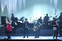 ゆず×平原綾香×JUJU「言葉にできない」の模様。