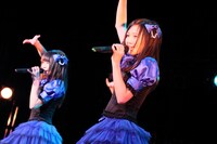 写真左から庄司芽生、山邊未夢（写真は「東京女子流 SPECIAL LIVE "TGS Discography" Vol.2」より）。