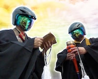 「仏門に入ったDAFT PUNK」を思わせる風貌のTariki Echoの2人。