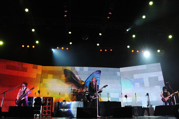 今週の人気の画像8位は「L'Arc-en-Ciel台北公演で現地ファン1万人が大合唱」より、L'Arc-en-Ciel。