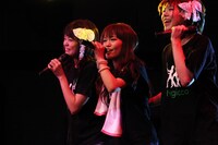 アンコール最後の「圧倒的なスタイル」では、ラインダンスでステージと客席が一体に。