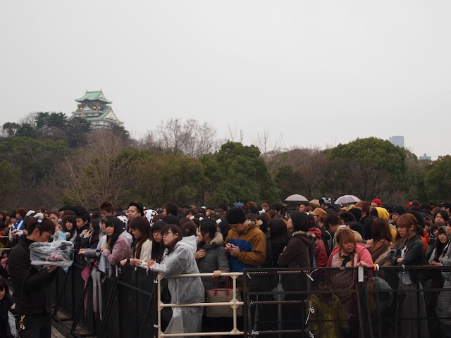 写真はフリーライブの模様。
