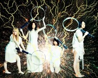 新作にあわせてアーティスト写真も一新した赤い公園。