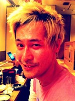 「BEST DIRECTOR」を受賞した清水康彦。