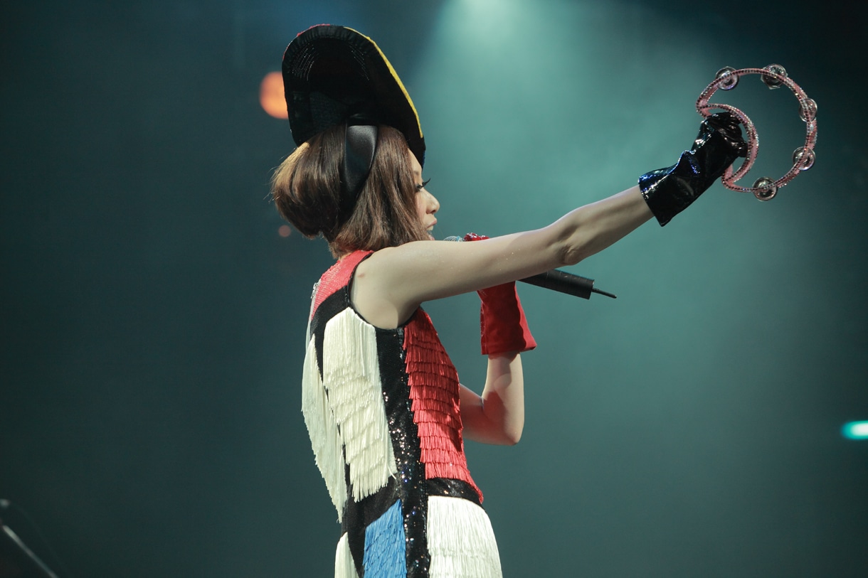 今回のライブ会場となったShibuya O-EASTは、11年前の3月にピチカート・ファイヴの解散ライブ「DON'T CRY NO TEARS NO FEARS COMIN' YOUR WAY PIZZICATO FIVE 1985-2001」が行われた場所。