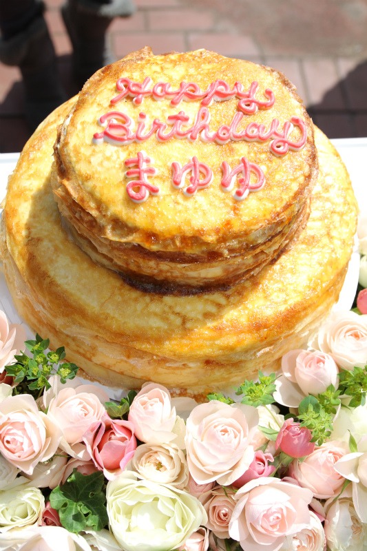 サプライズで用意されたバースデーケーキ。